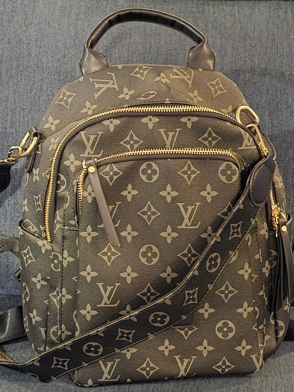 Source unknown; Cute backpack black